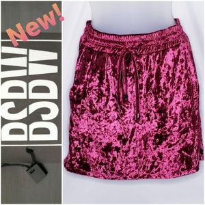 🤍NEW❤️LF BSBW Burgundy velvet mini skirt